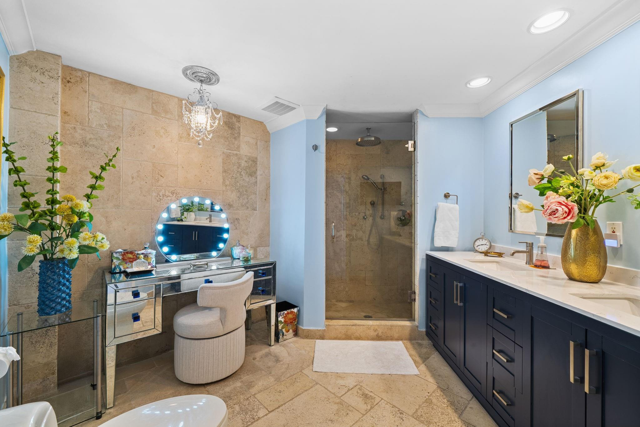 333 Las Olas #2308 Fort Lauderdale, FL 33301