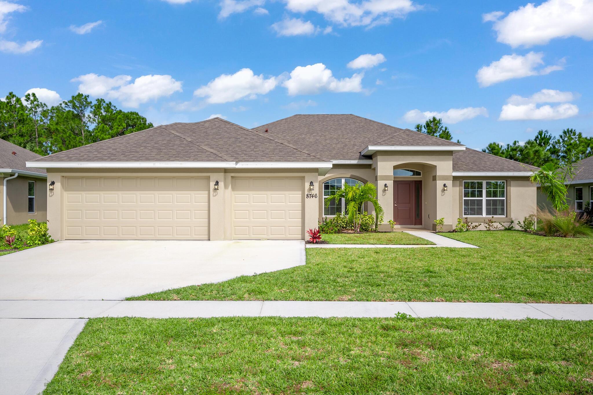 607 SW Millard Dr