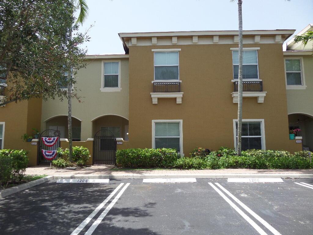 328 Lake Monterey Cir
