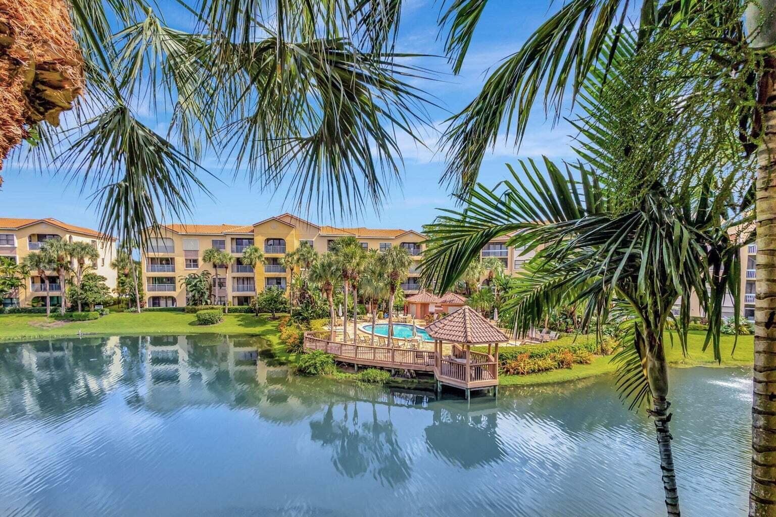 500 Uno Lago Dr #303