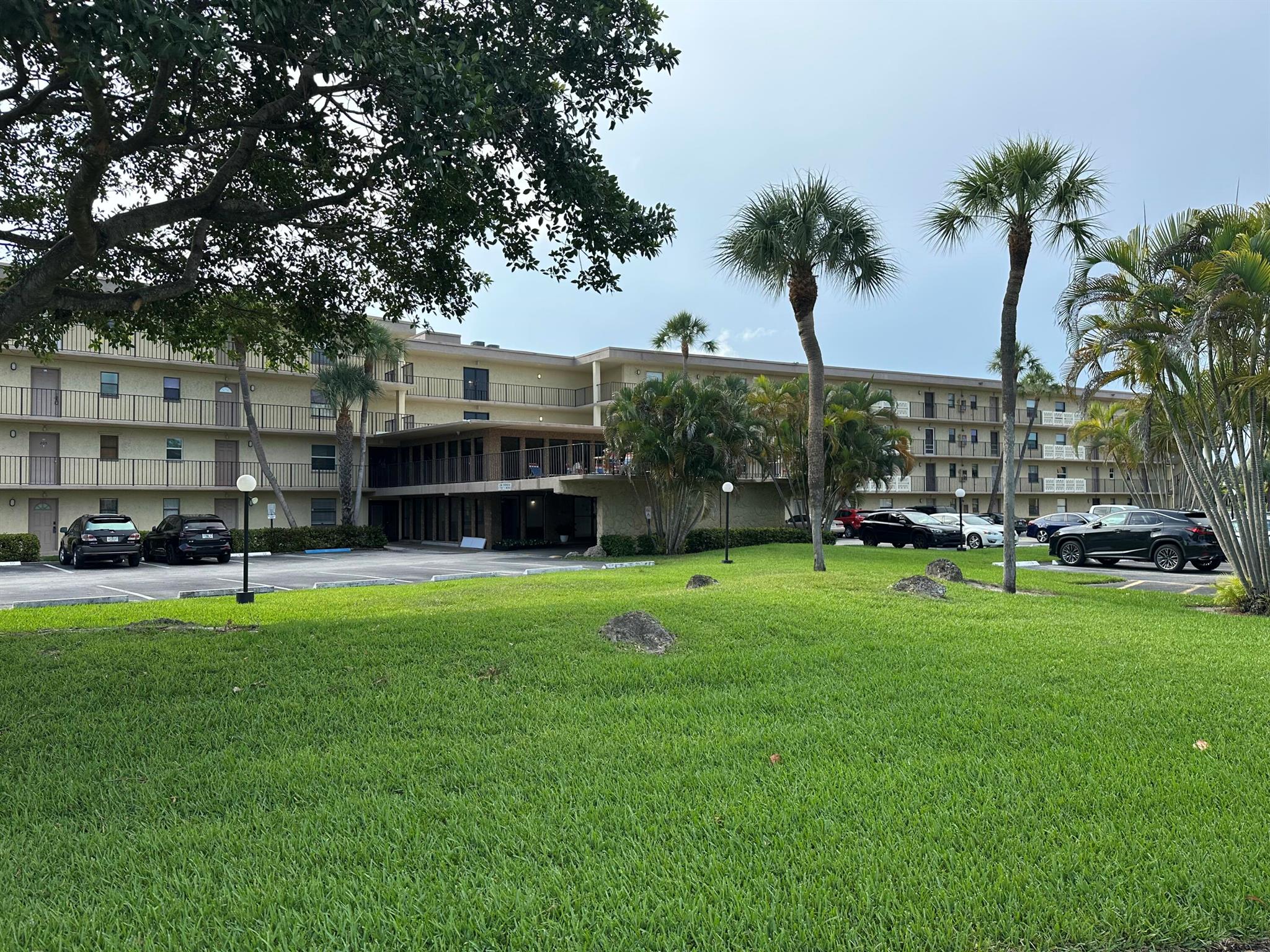 9355 SW 8th 116th St #116