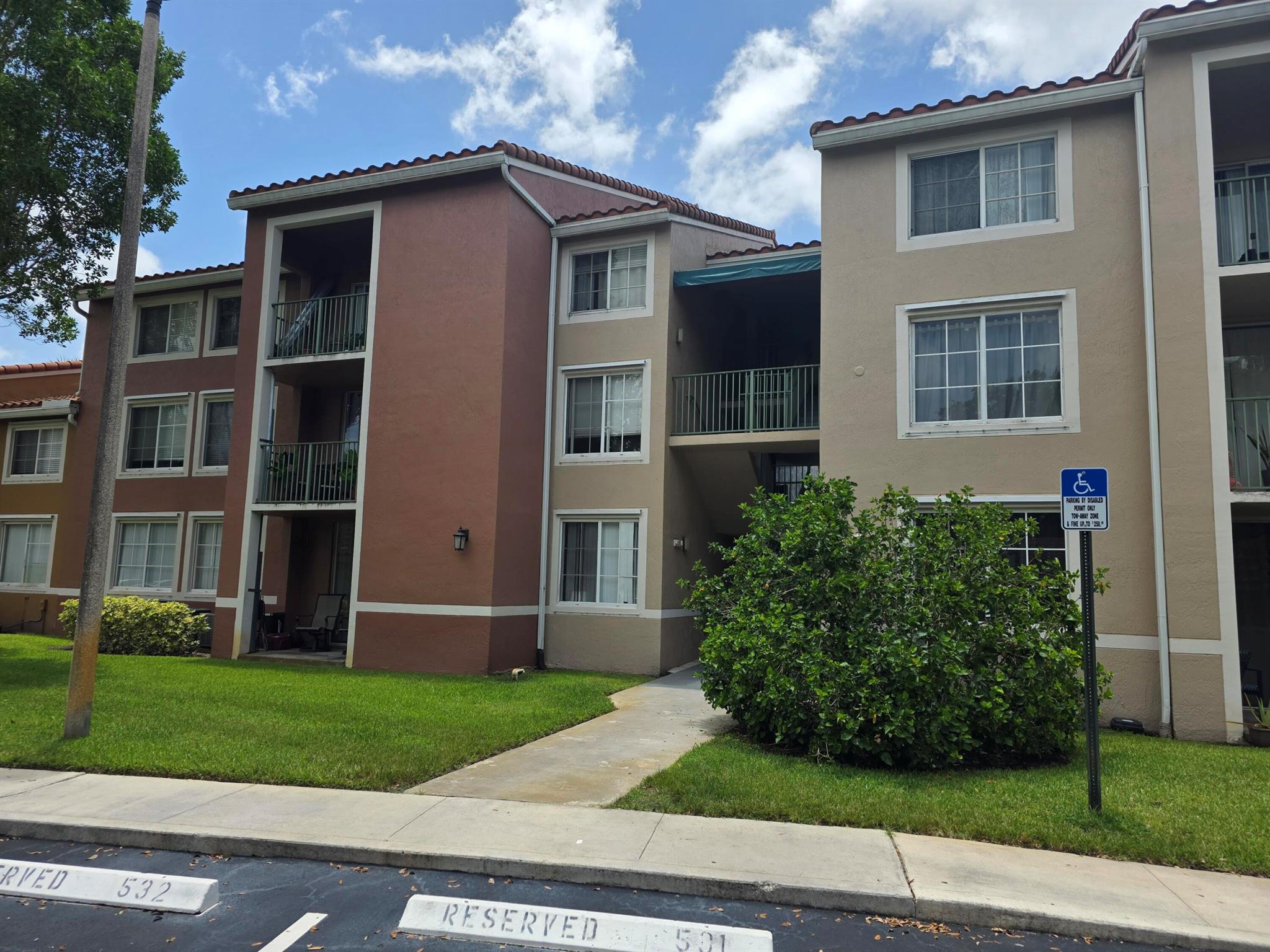 7824 Sonoma Spgs Cir #104