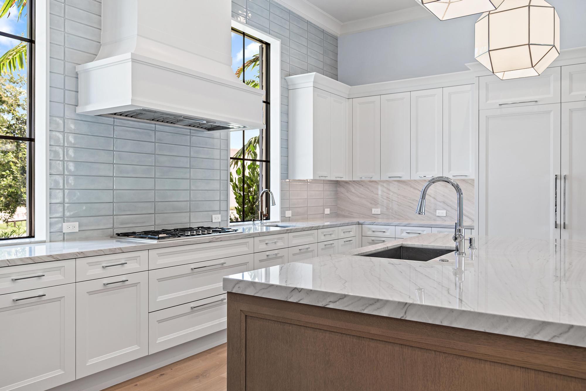 2916 Bluewater Cv Gulfstream, FL 33483