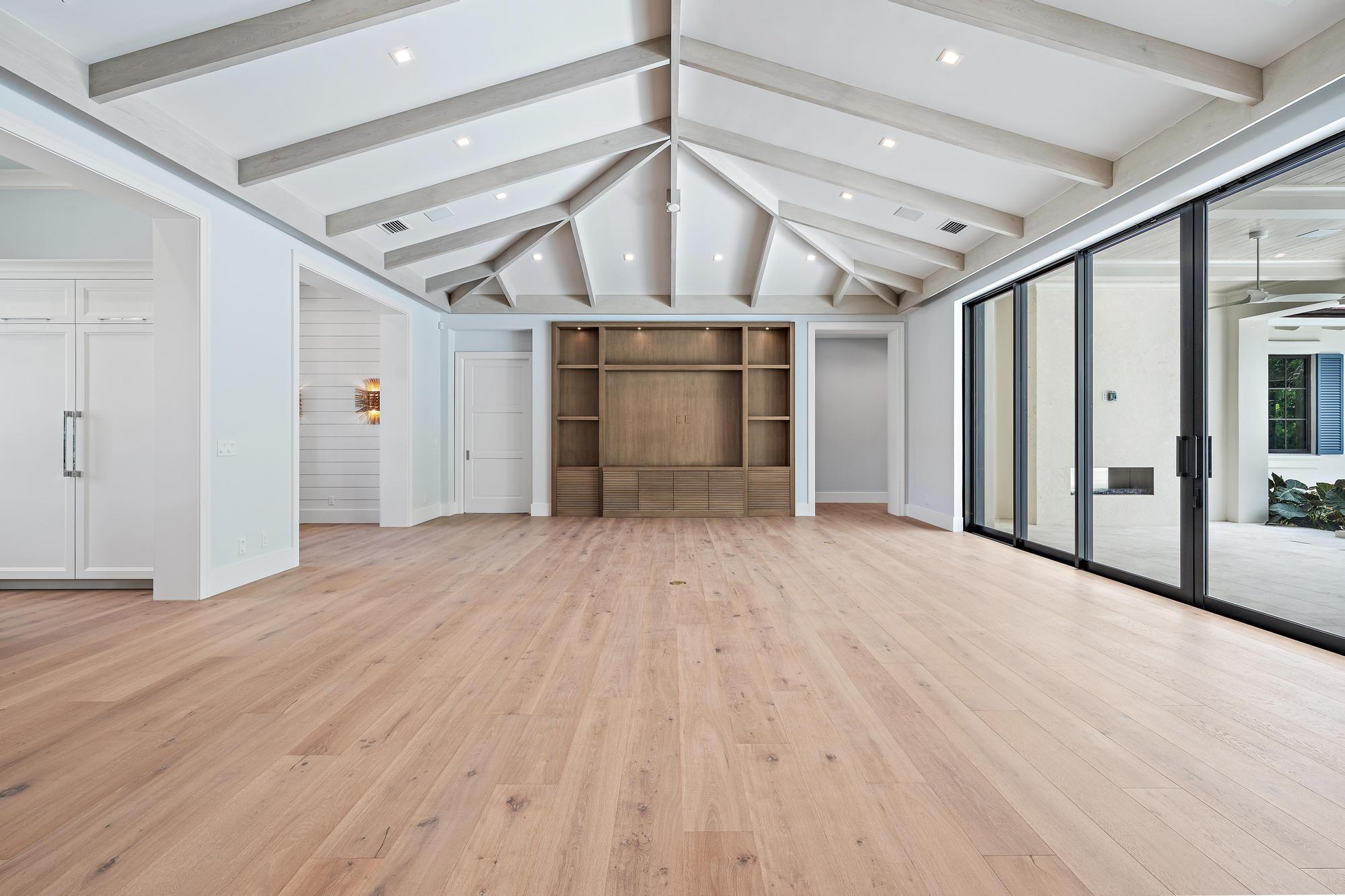 2916 Bluewater Cv Gulfstream, FL 33483