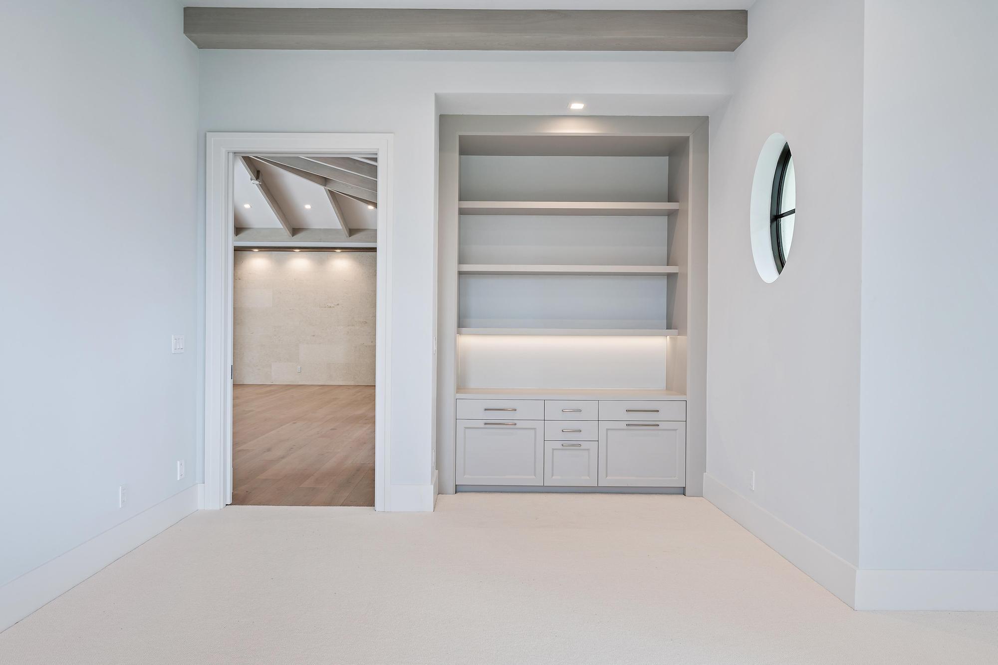 2916 Bluewater Cv Gulfstream, FL 33483