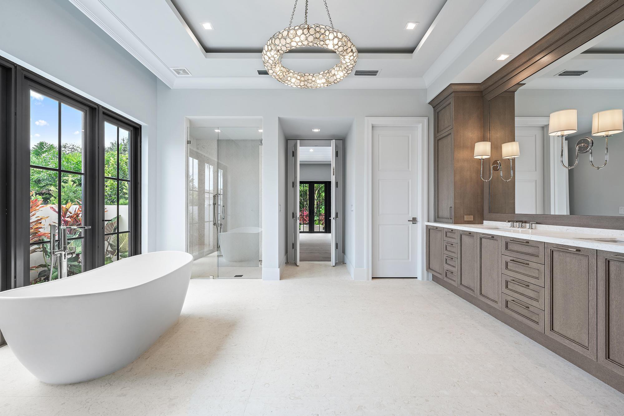 2916 Bluewater Cv Gulfstream, FL 33483