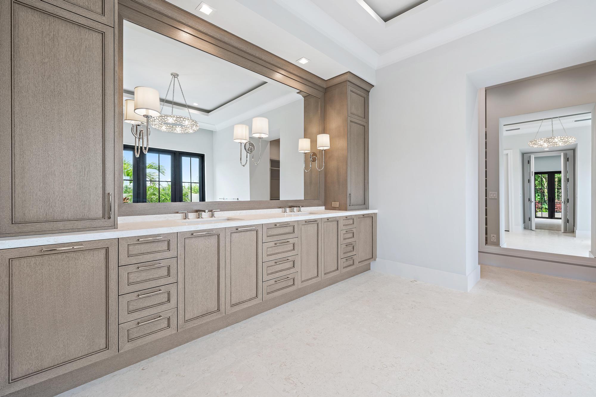 2916 Bluewater Cv Gulfstream, FL 33483