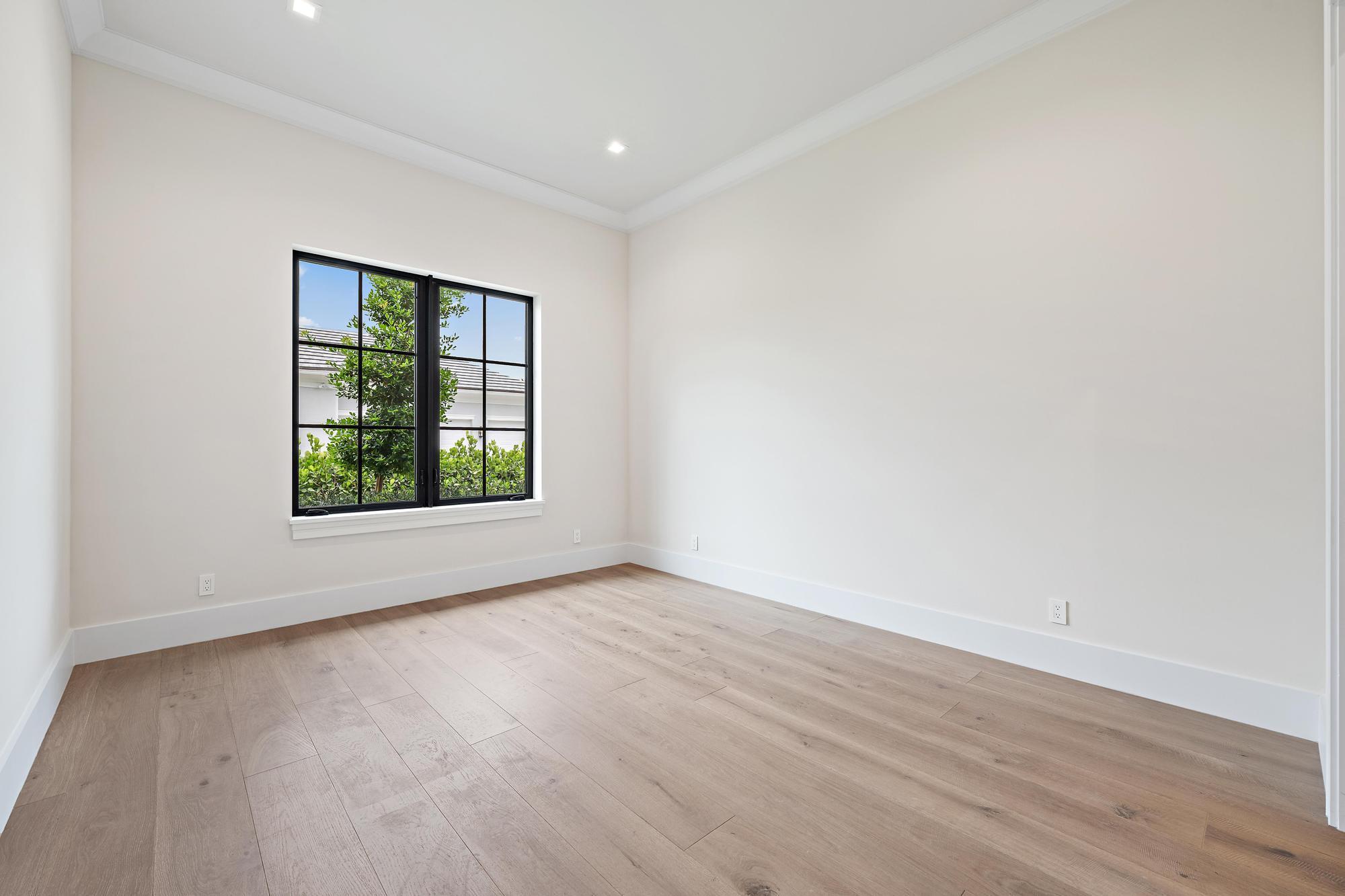 2916 Bluewater Cv Gulfstream, FL 33483