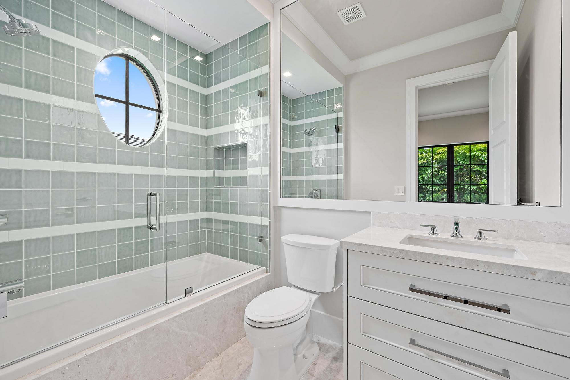 2916 Bluewater Cv Gulfstream, FL 33483