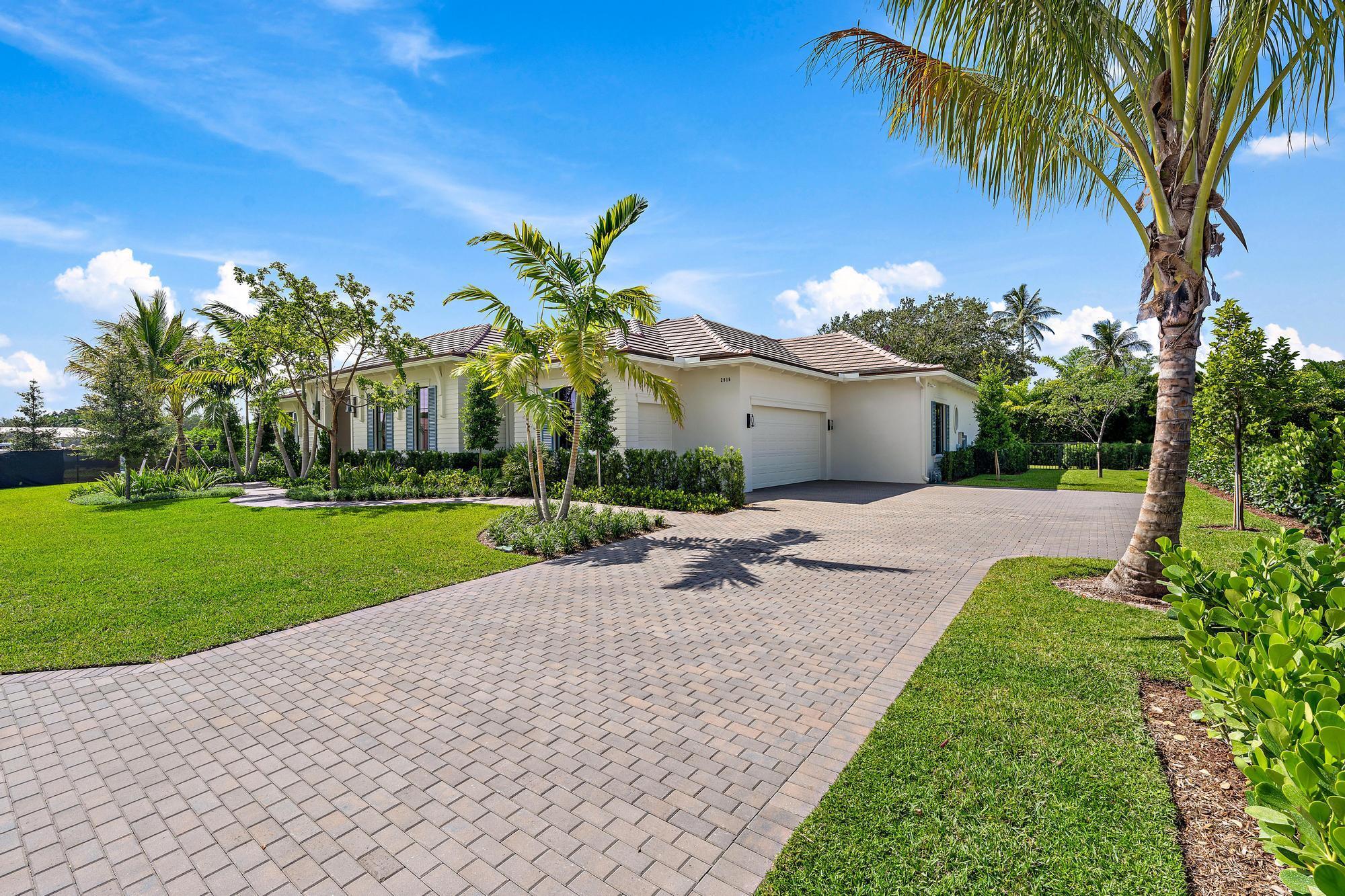 2916 Bluewater Cv Gulfstream, FL 33483