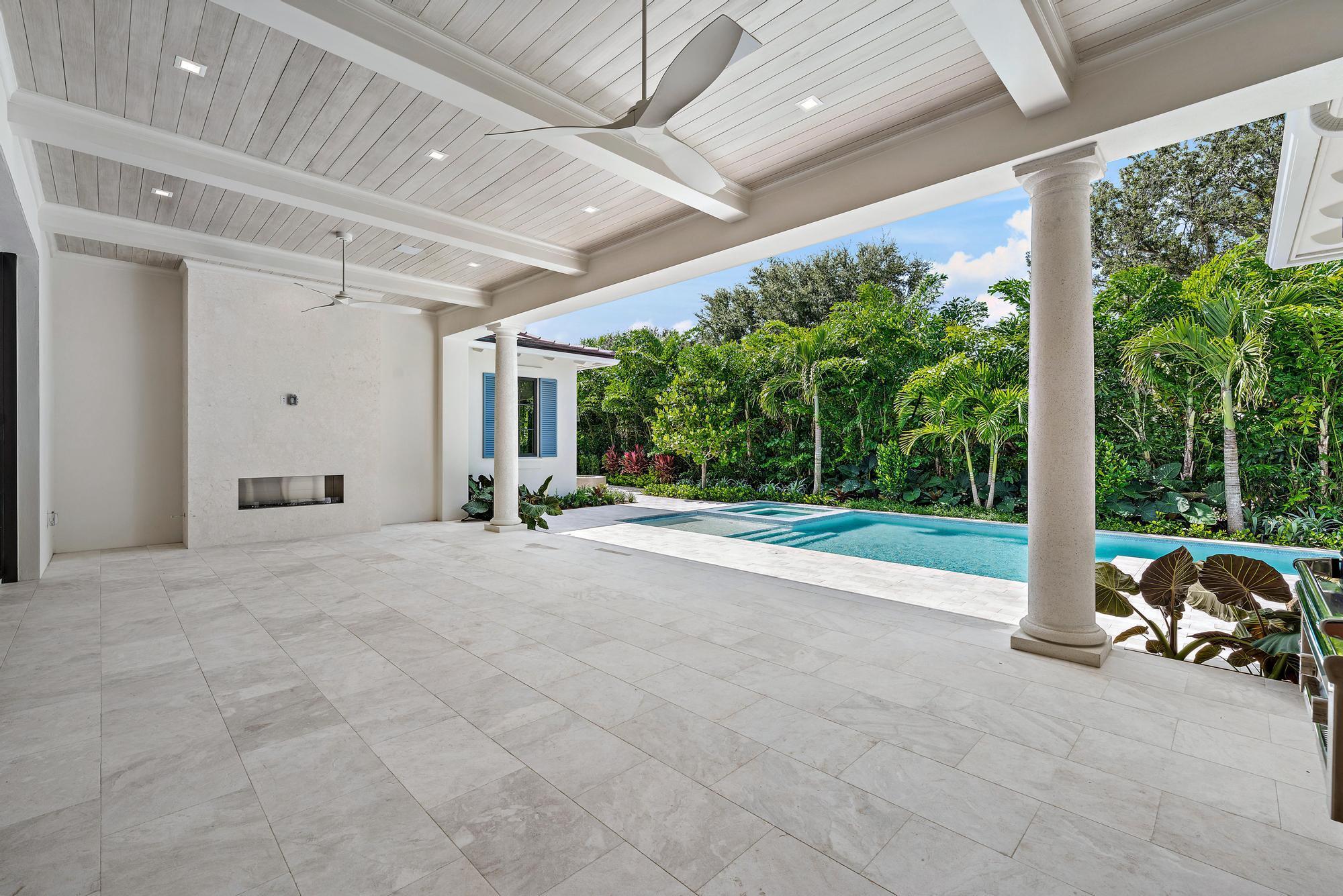 2916 Bluewater Cv Gulfstream, FL 33483