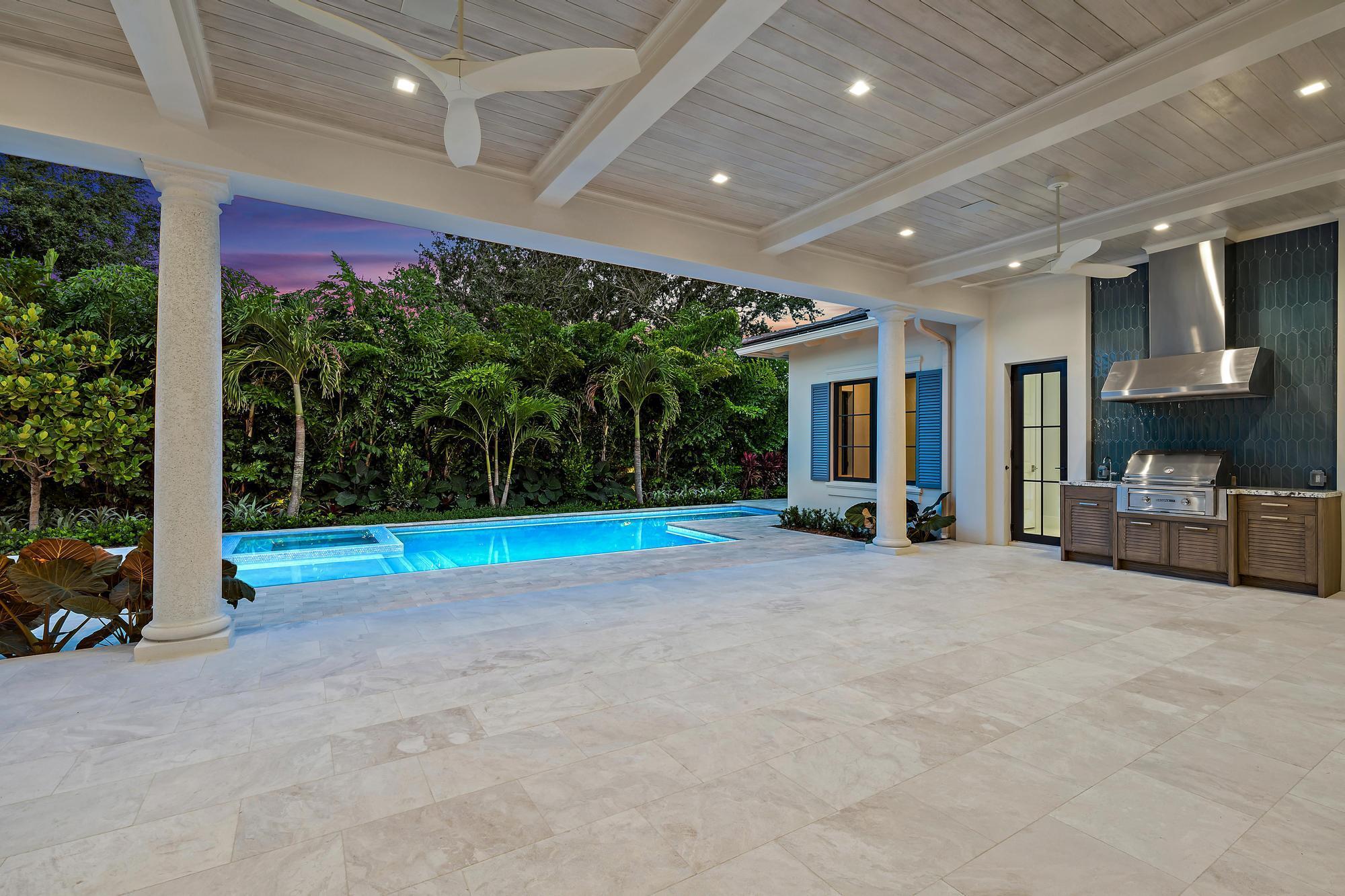 2916 Bluewater Cv Gulfstream, FL 33483