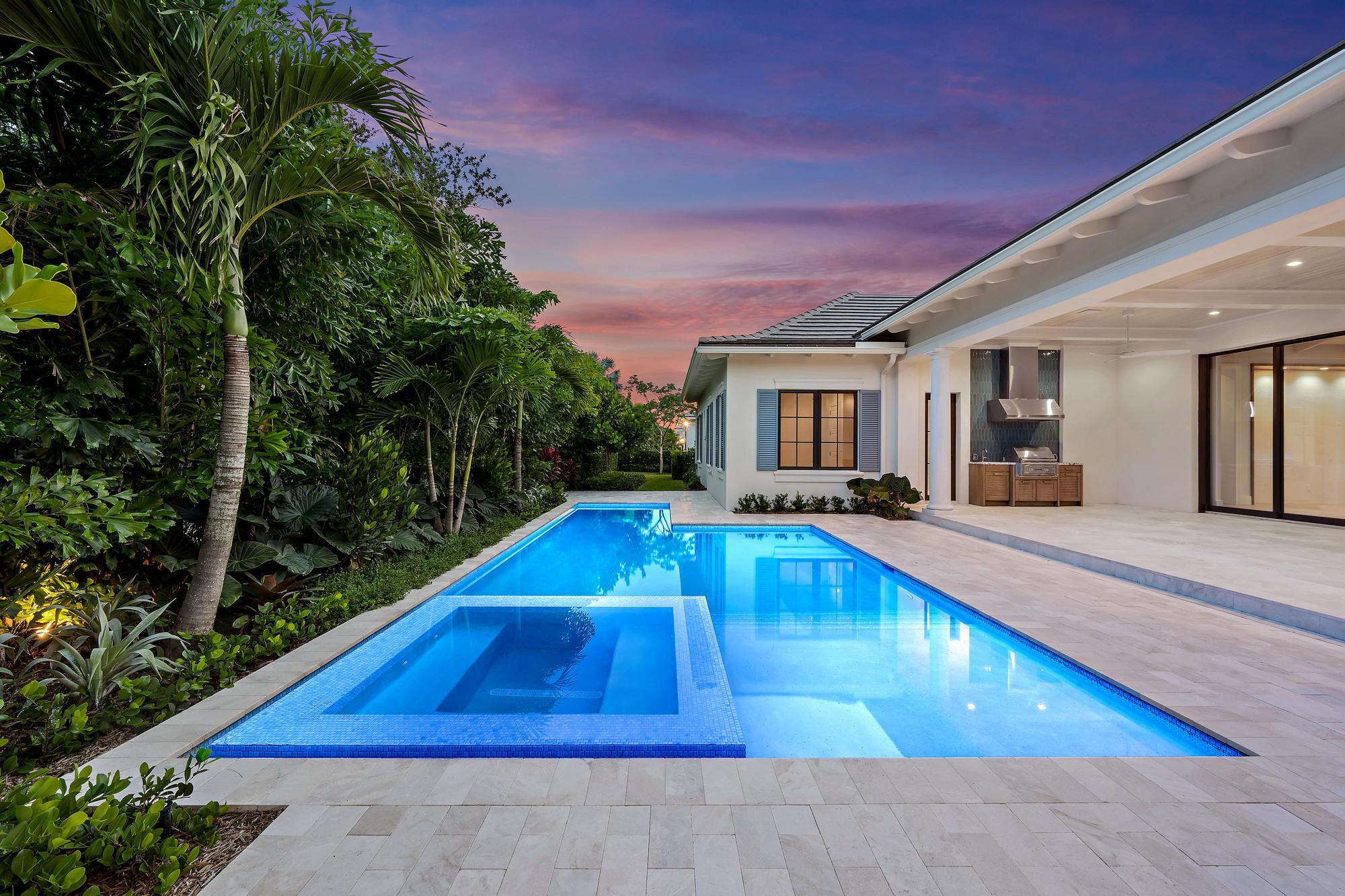 2916 Bluewater Cv Gulfstream, FL 33483