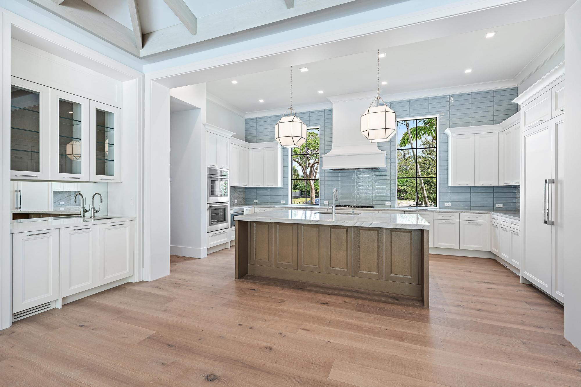 2916 Bluewater Cv Gulfstream, FL 33483