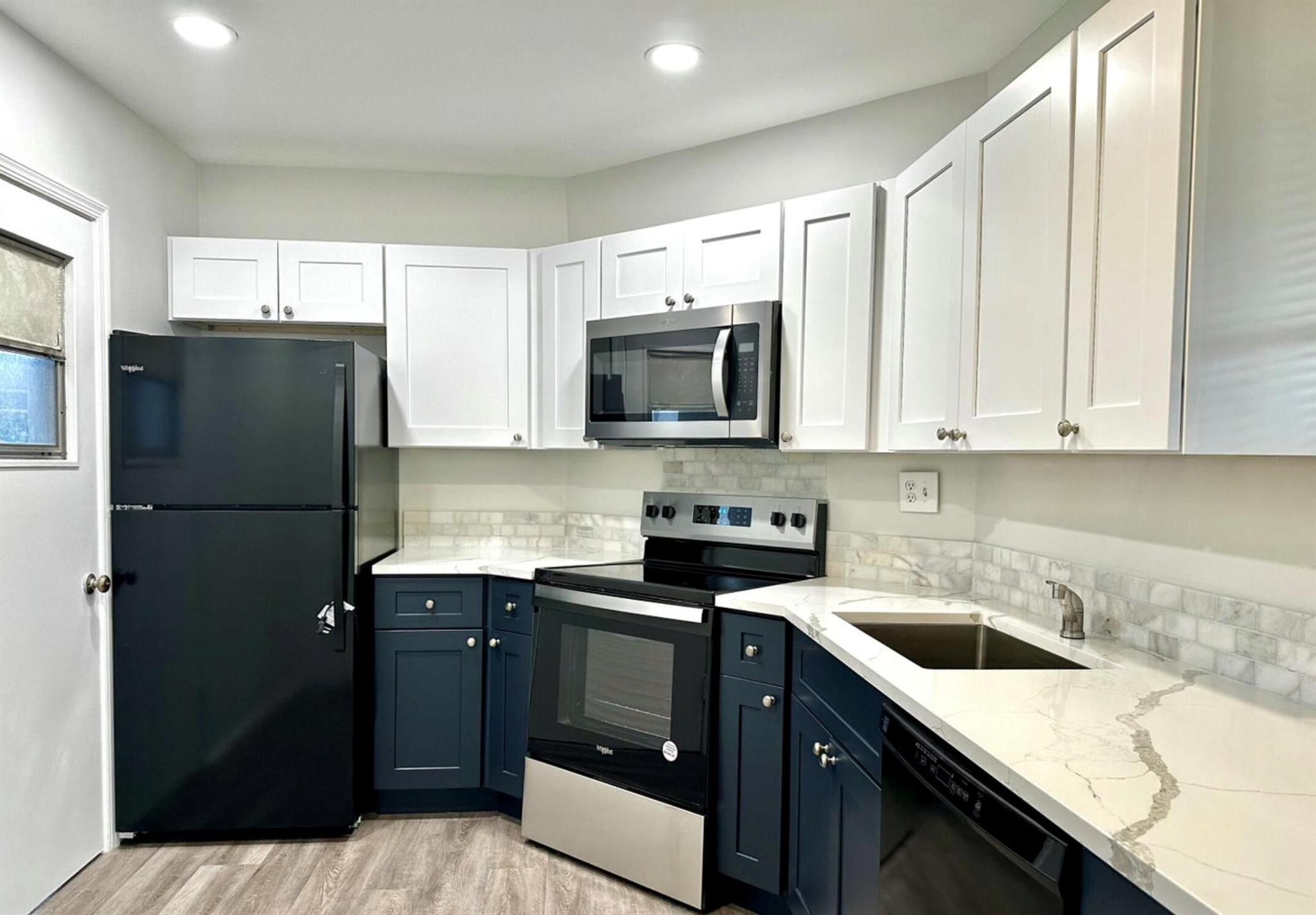 6 Greenway Vlg #212