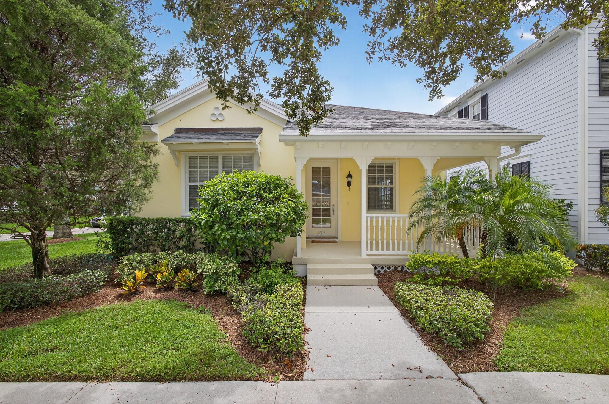 215 Poinciana Dr