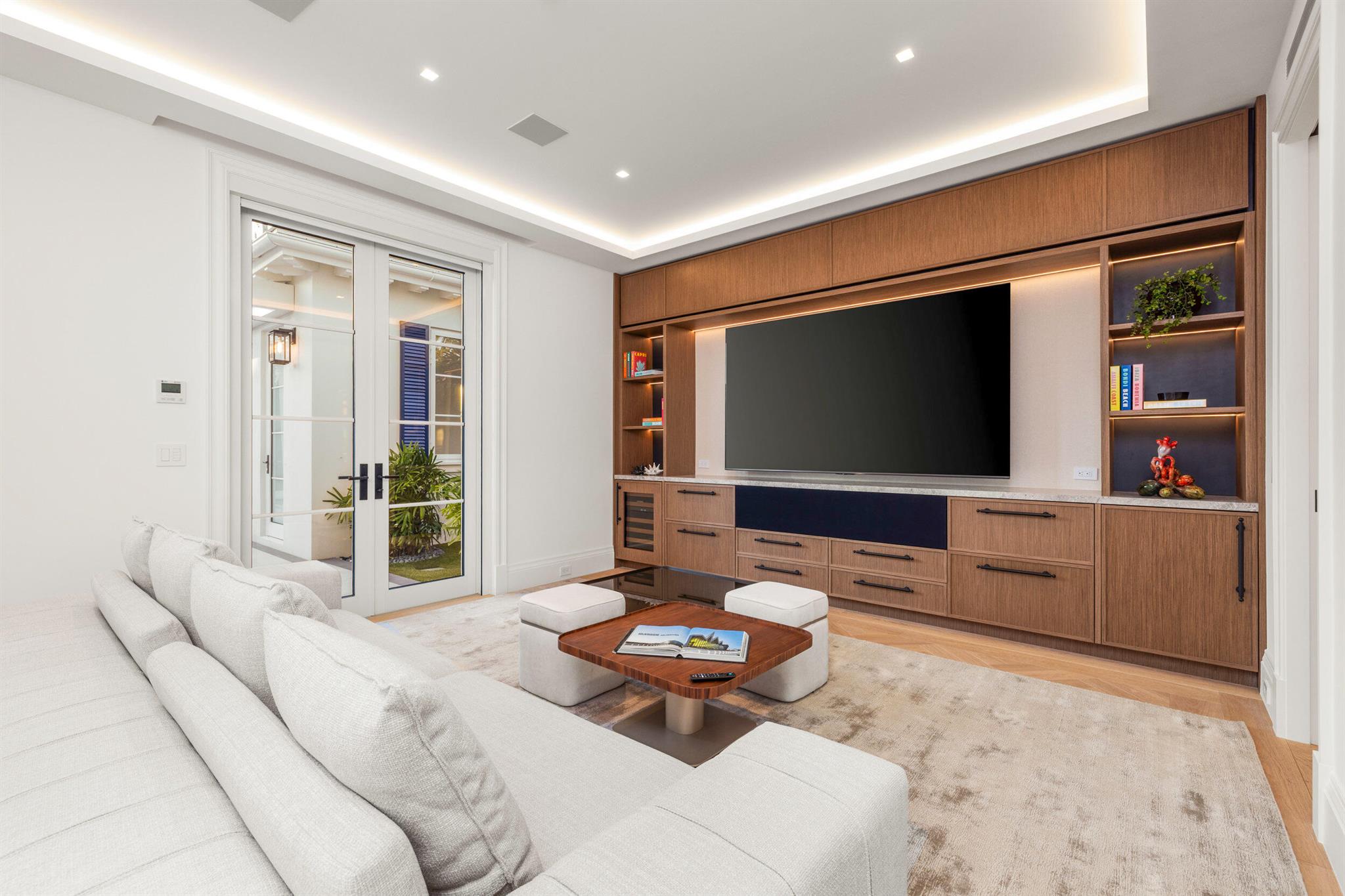 2415 S Flagler Dr West Palm Beach, FL 33401