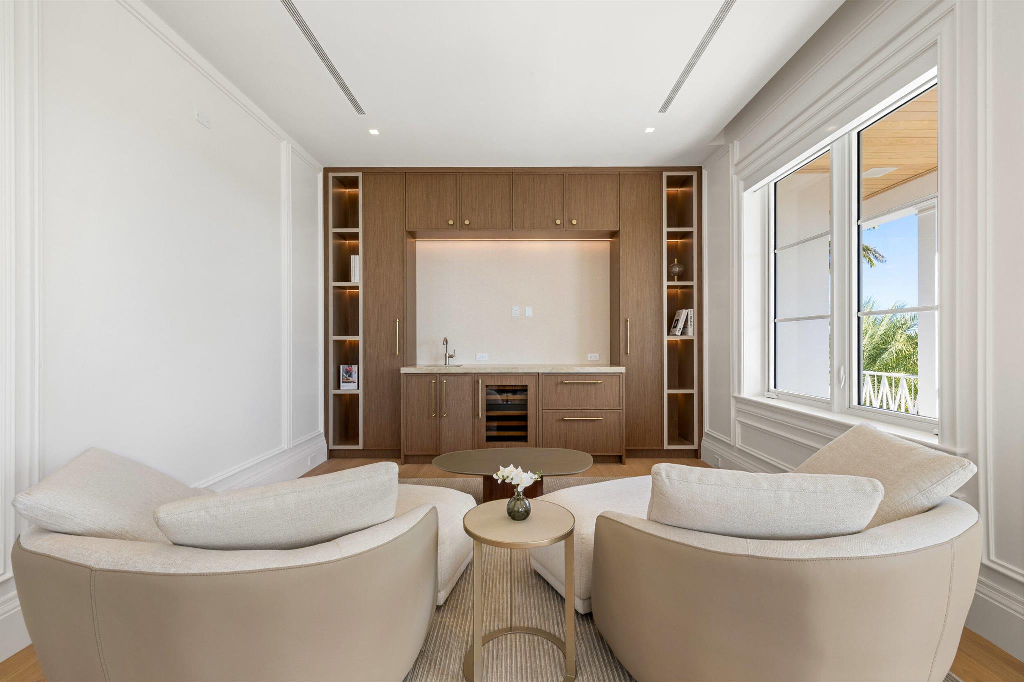 2415 S Flagler Dr West Palm Beach, FL 33401