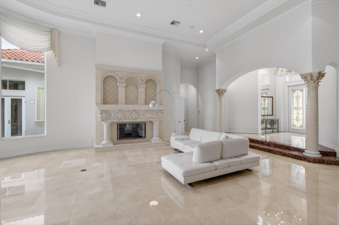 331 Mizner Lk Estates Boca Raton, FL 33432