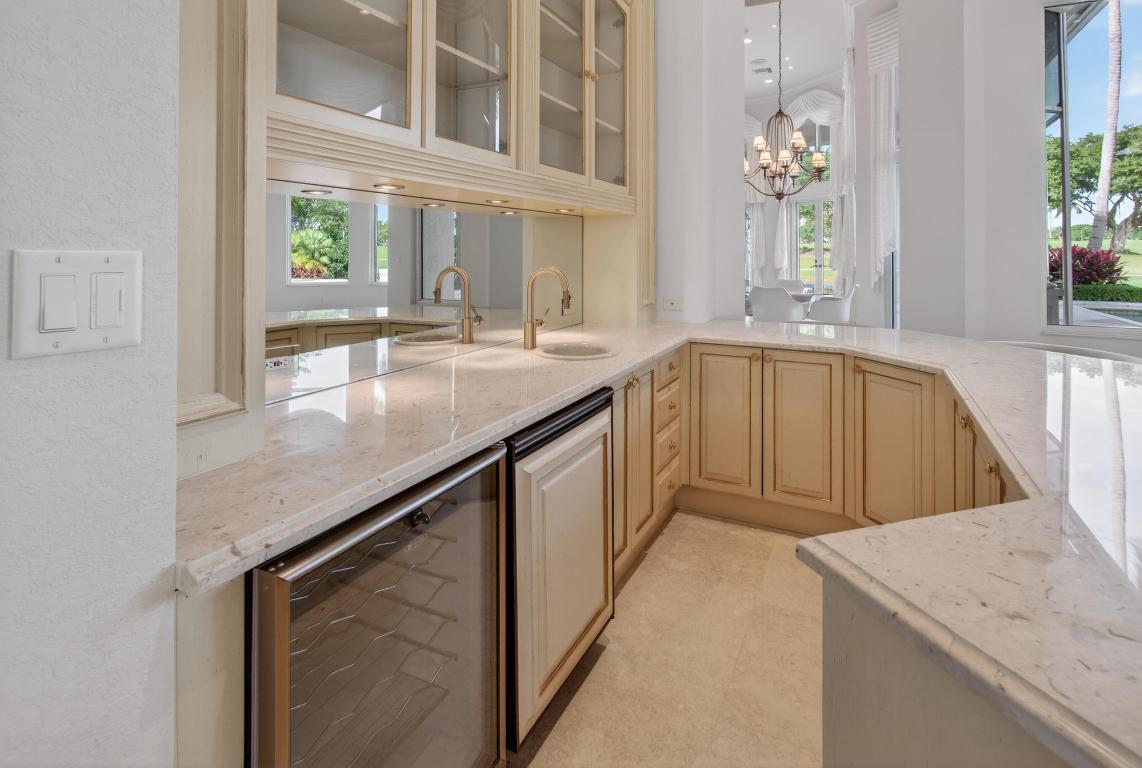 331 Mizner Lk Estates Boca Raton, FL 33432