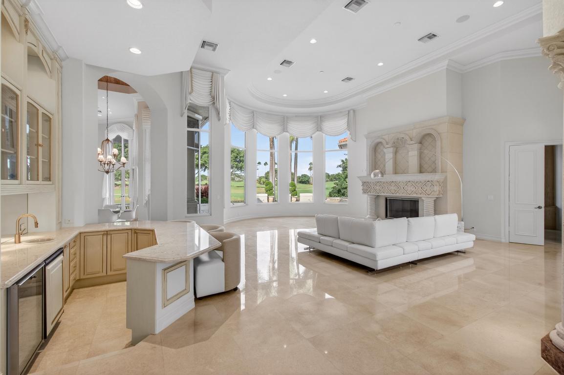 331 Mizner Lk Estates Boca Raton, FL 33432