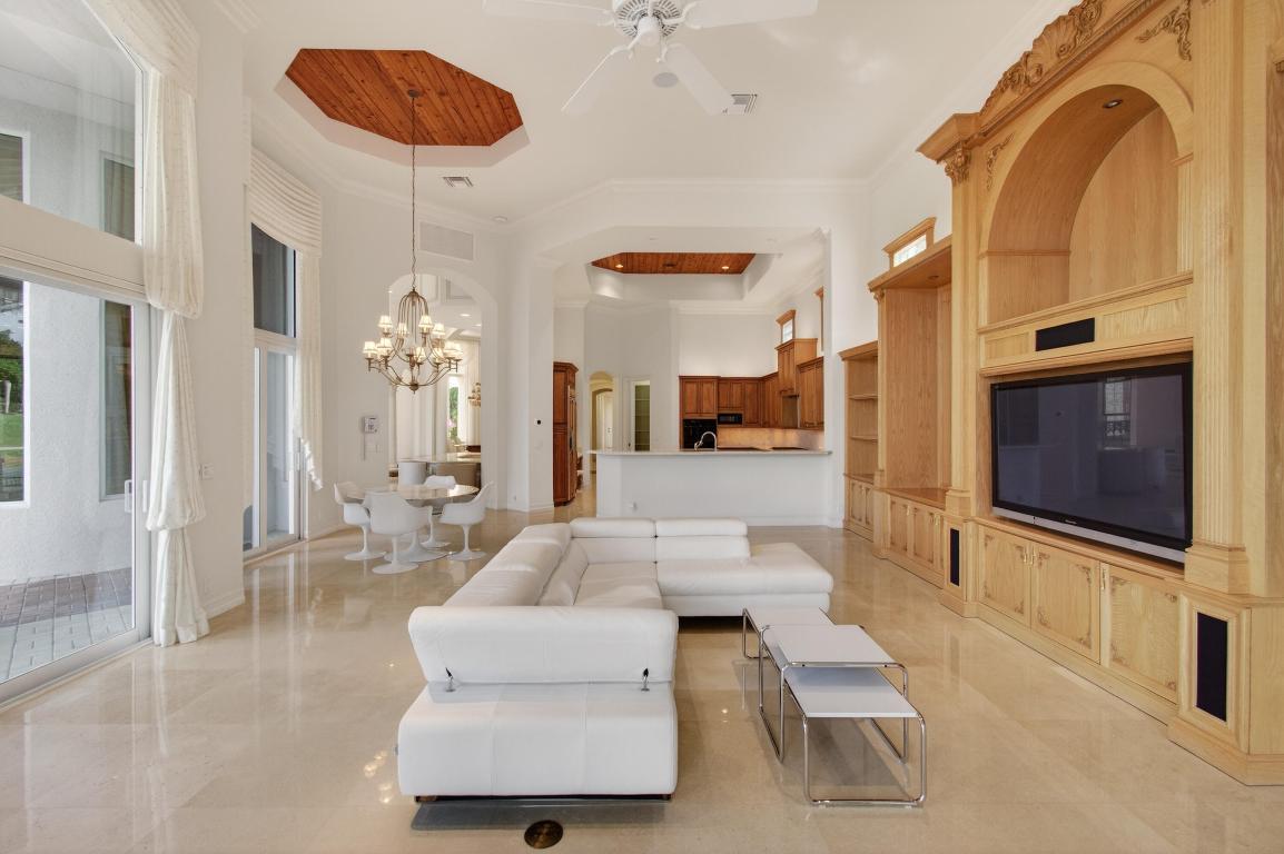 331 Mizner Lk Estates Boca Raton, FL 33432