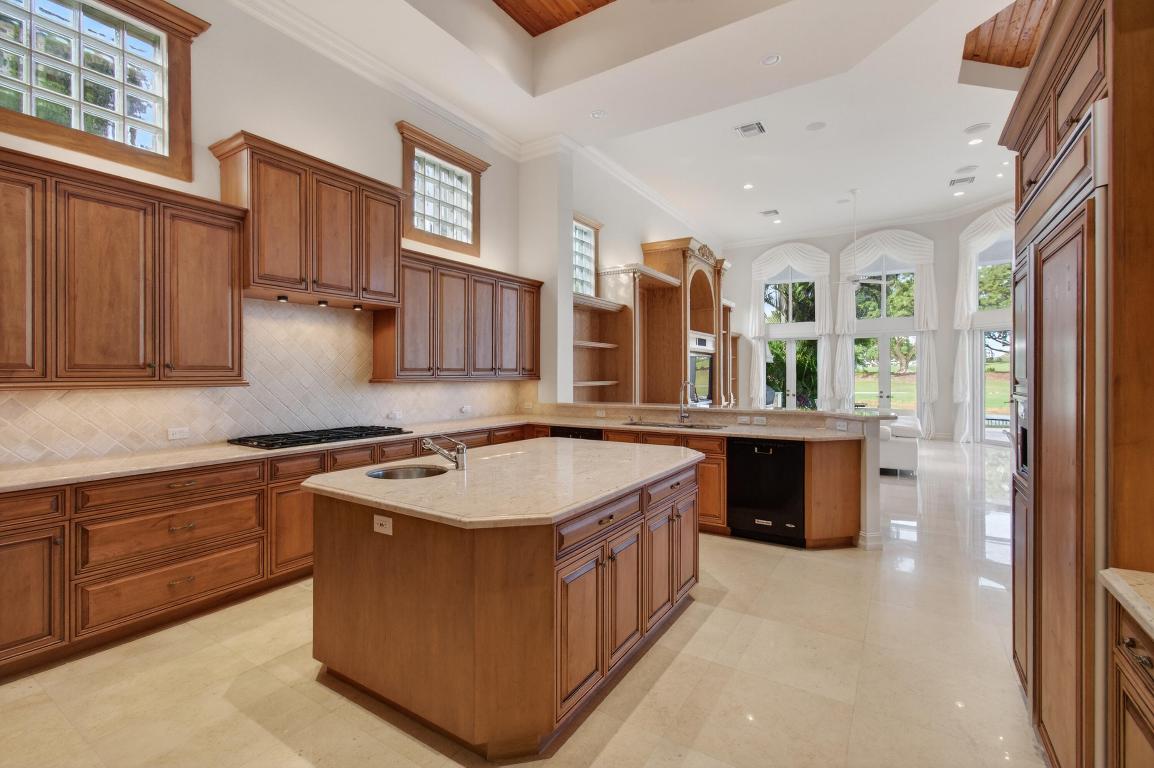 331 Mizner Lk Estates Boca Raton, FL 33432