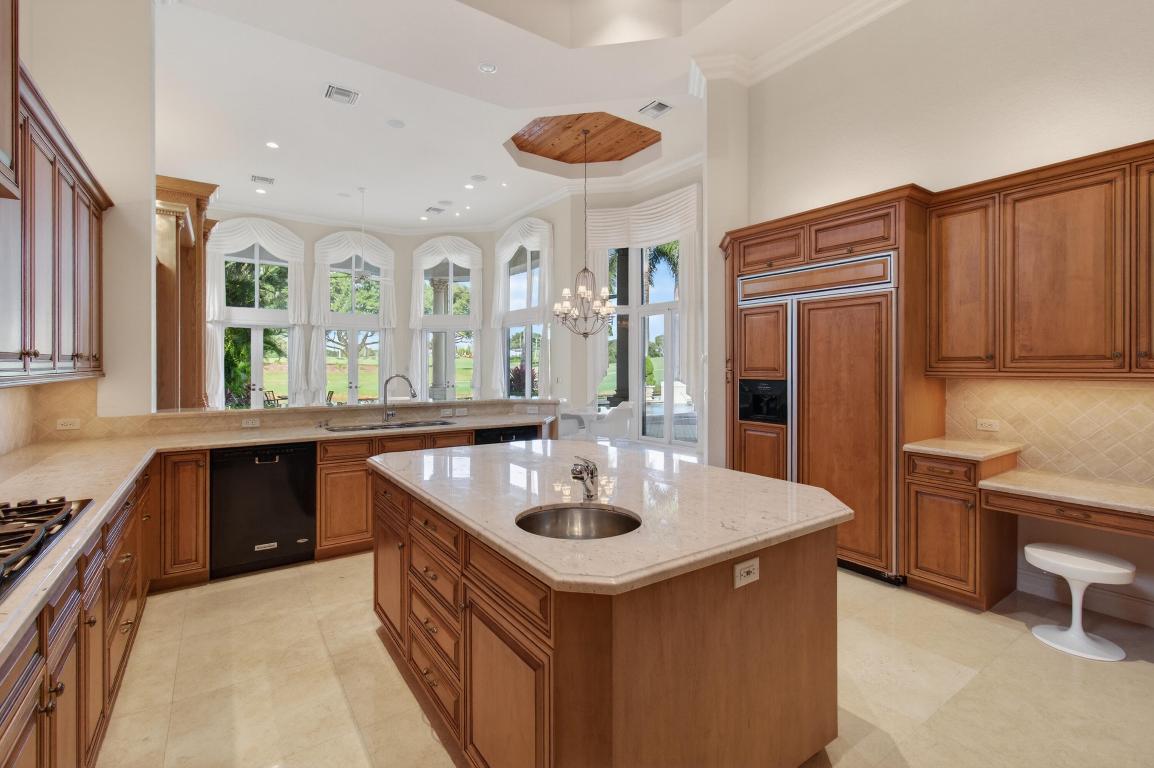 331 Mizner Lk Estates Boca Raton, FL 33432