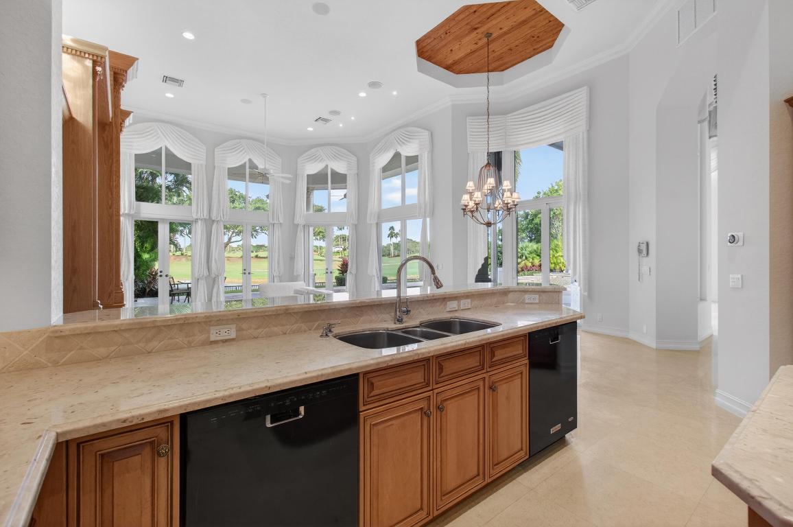 331 Mizner Lk Estates Boca Raton, FL 33432