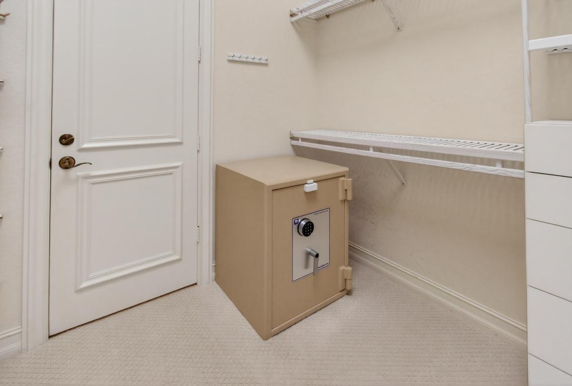 331 Mizner Lk Estates Boca Raton, FL 33432