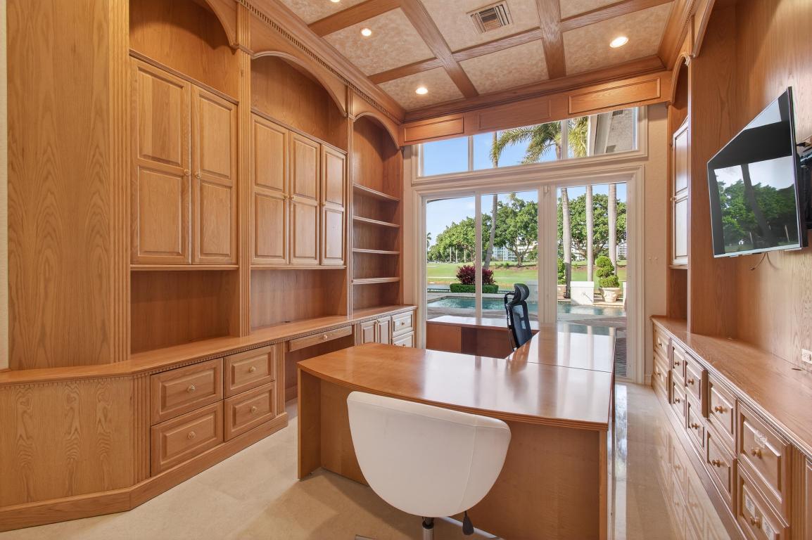 331 Mizner Lk Estates Boca Raton, FL 33432