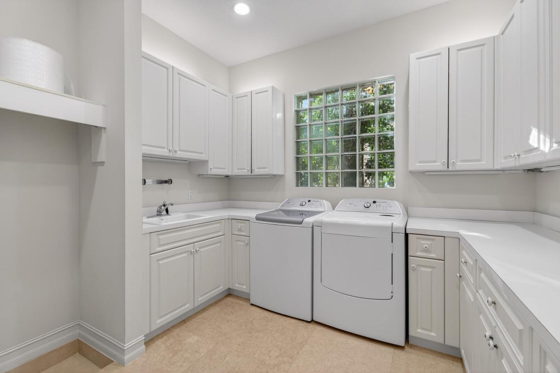 331 Mizner Lk Estates Boca Raton, FL 33432