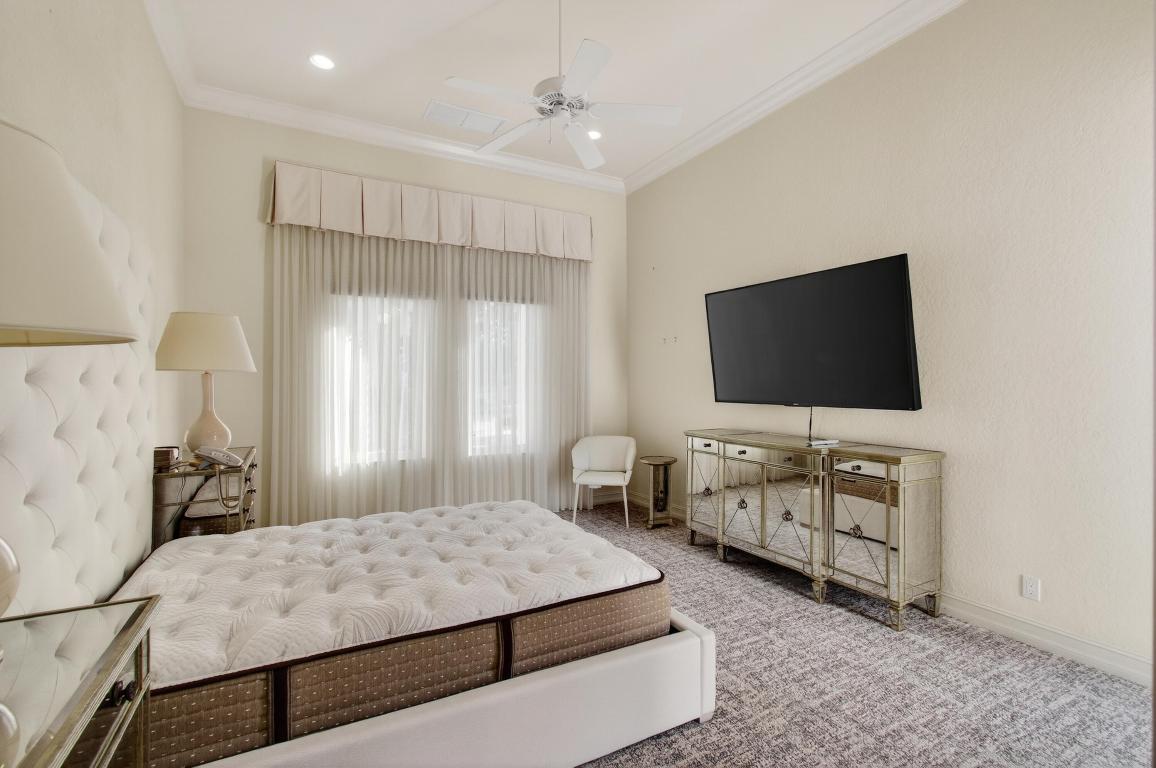 331 Mizner Lk Estates Boca Raton, FL 33432