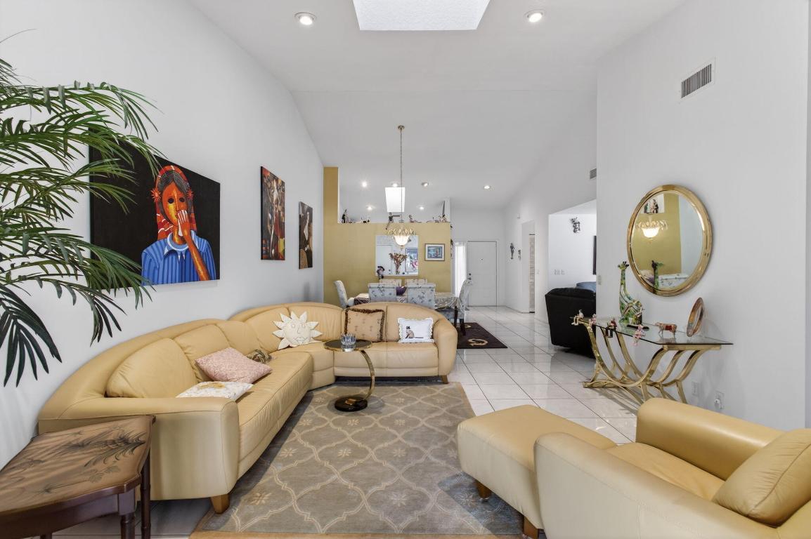 6077 Brightwater Ter Boynton Beach, FL 33437