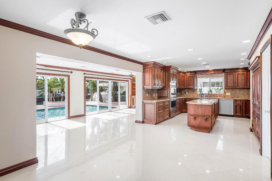 2872 NE 29th Fort Lauderdale, FL 33306