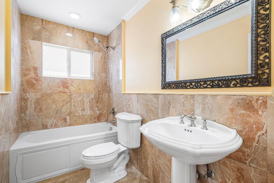 2872 NE 29th Fort Lauderdale, FL 33306