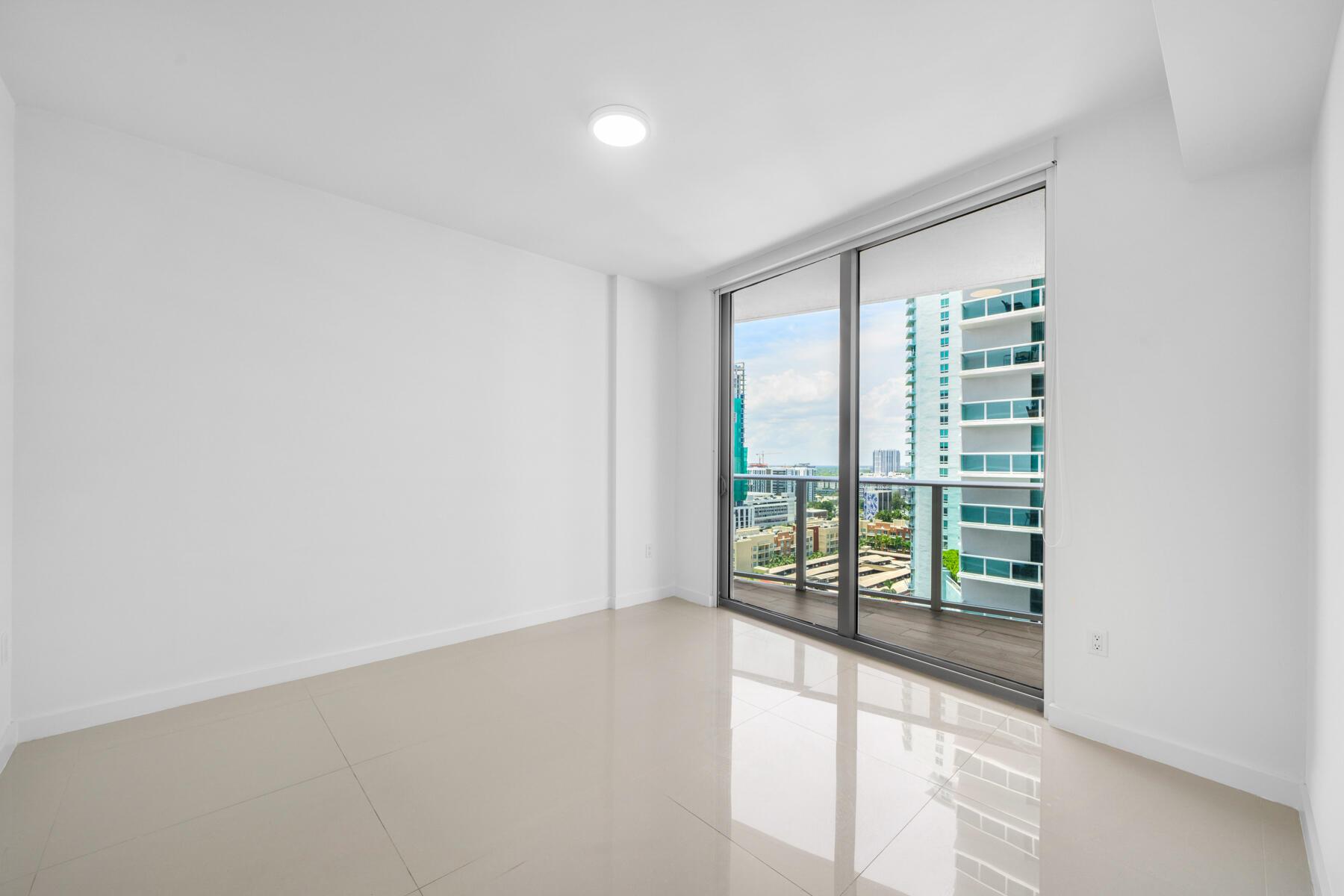 image Aria On The Bay Condo12