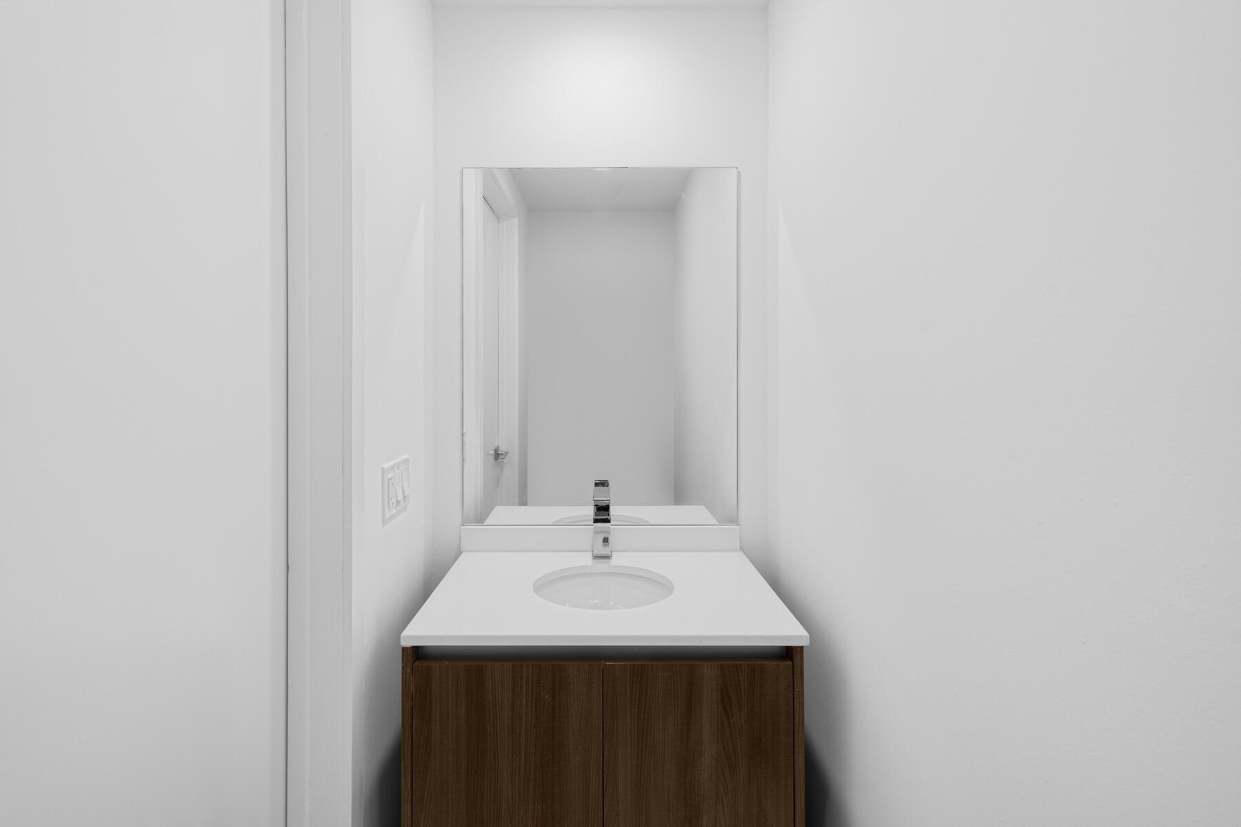 image Aria On The Bay Condo17