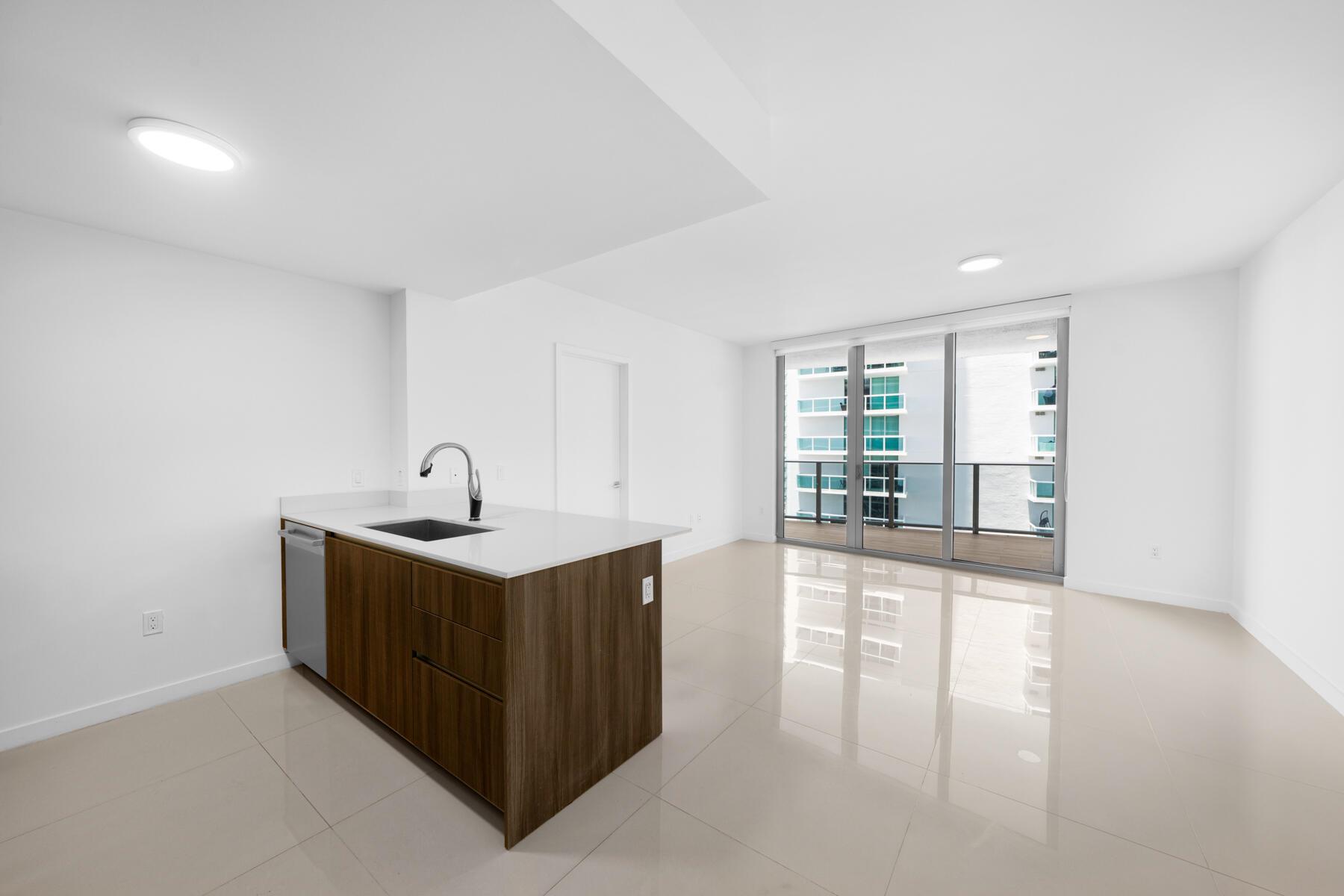 image Aria On The Bay Condo20