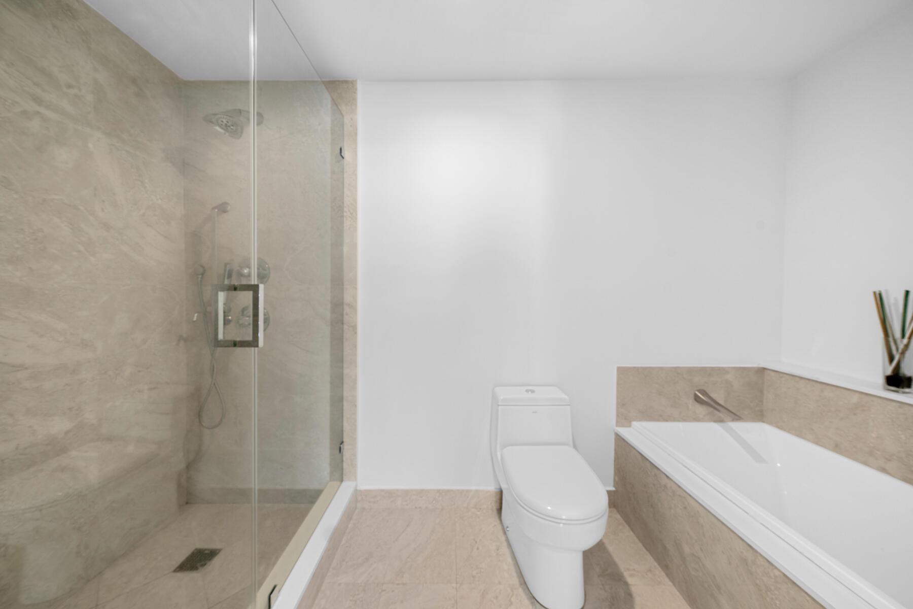 image Aria On The Bay Condo6