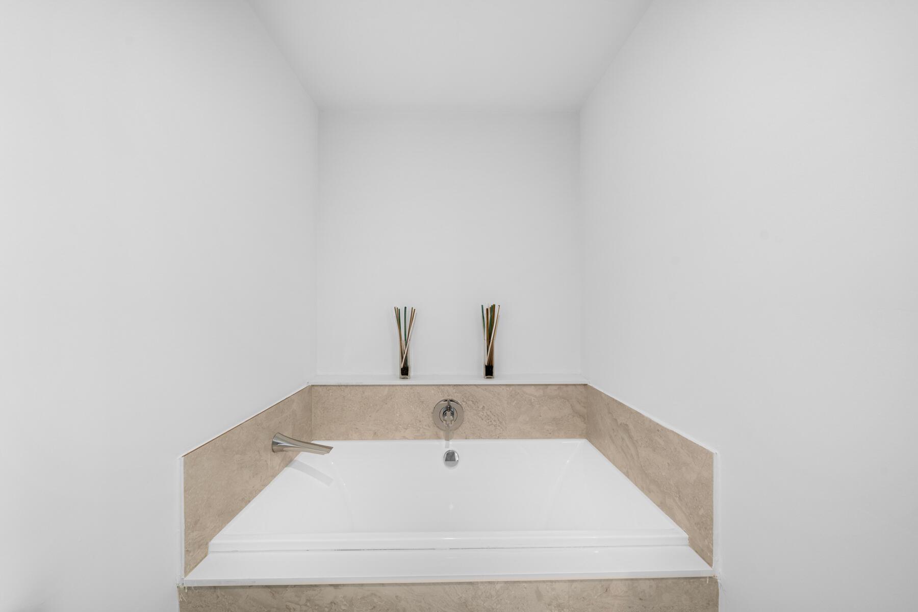 image Aria On The Bay Condo7