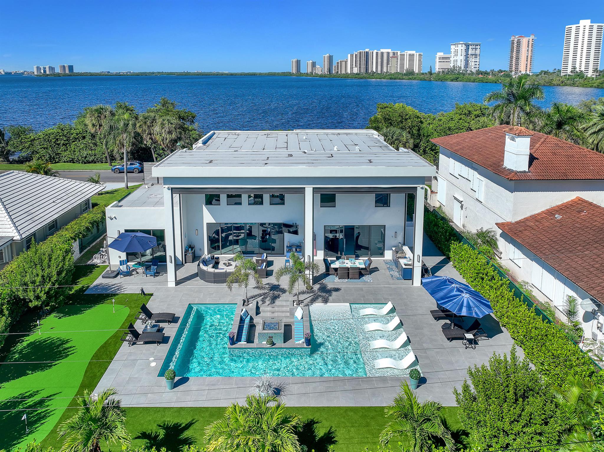 1161 Pine Pt Rd Riviera Beach, FL 33404