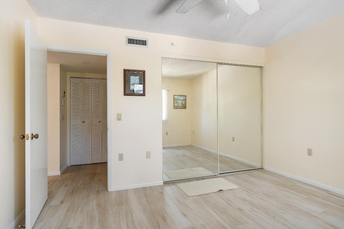 901 Seafarer #306 Jupiter, FL 33477