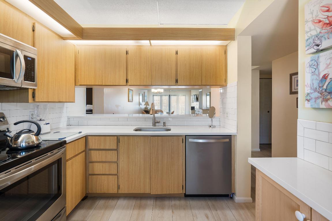 901 Seafarer #306 Jupiter, FL 33477