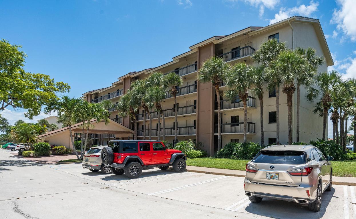 901 Seafarer #306 Jupiter, FL 33477