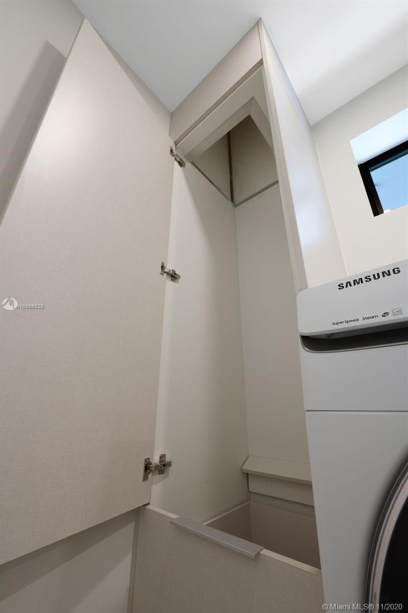 2385 Tequesta Ln Miami, FL 33133