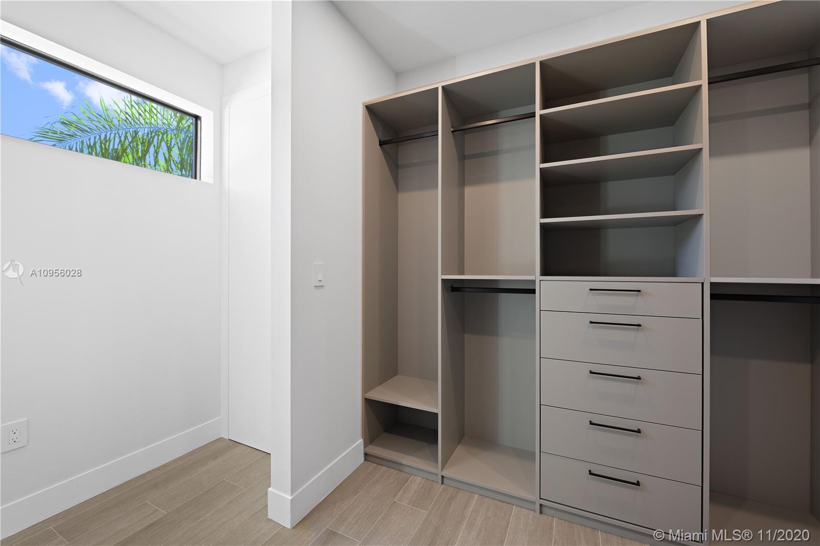 2385 Tequesta Ln Miami, FL 33133