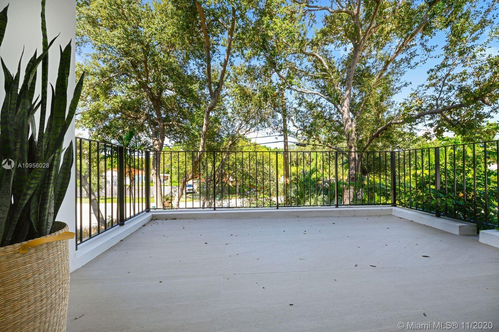 2385 Tequesta Ln Miami, FL 33133