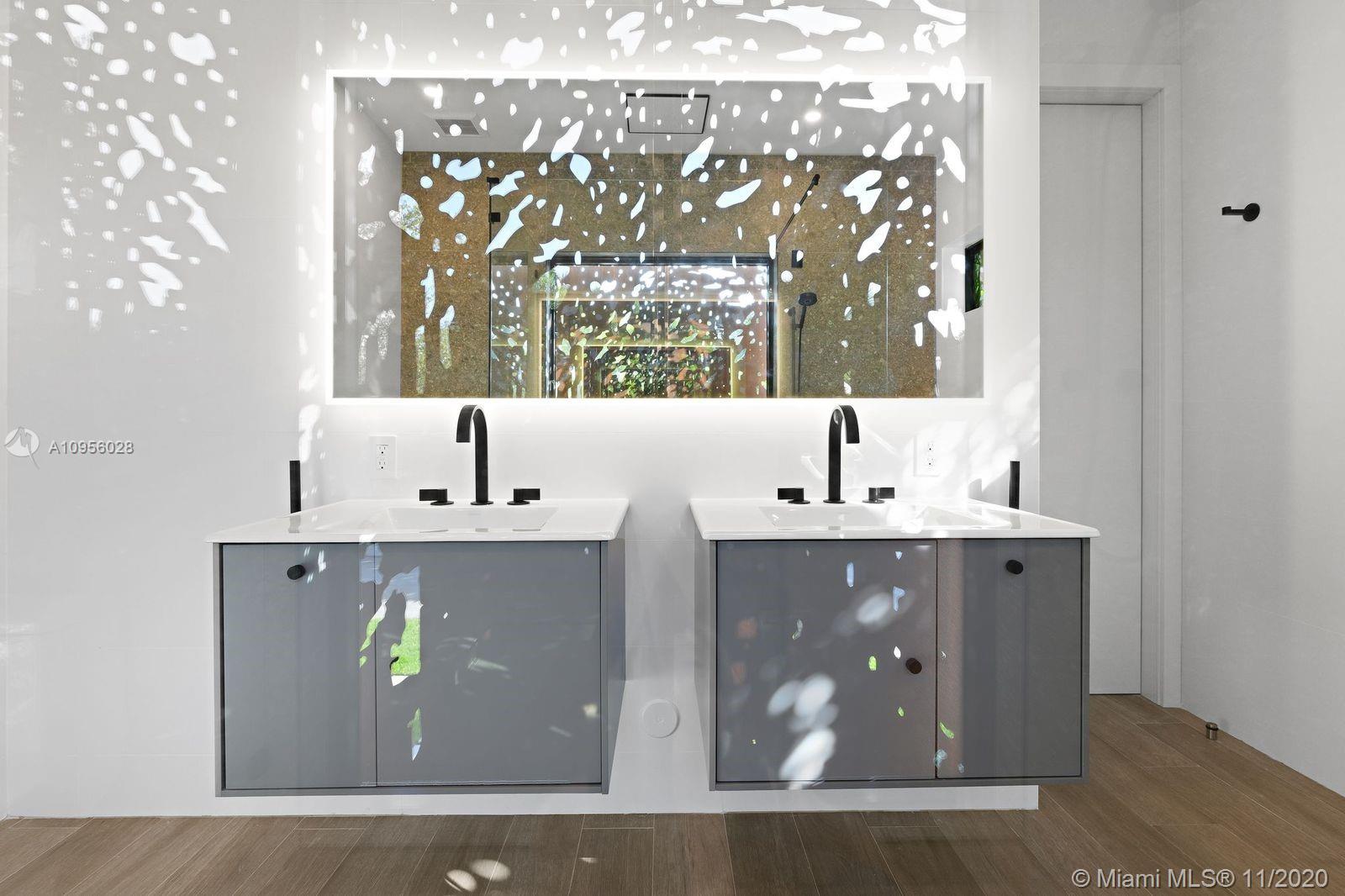 2385 Tequesta Ln Miami, FL 33133