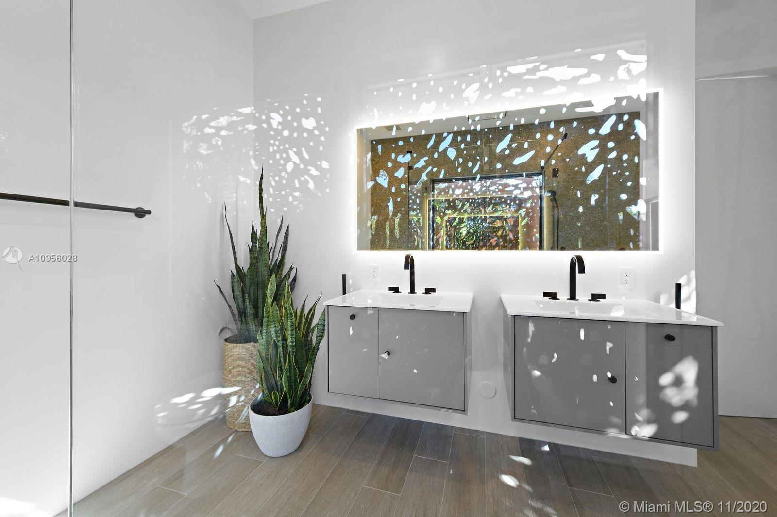 2385 Tequesta Ln Miami, FL 33133